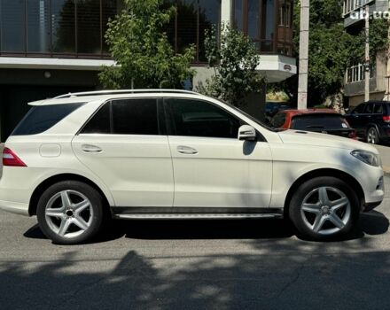 Білий Мерседес М-Клас, об'ємом двигуна 3 л та пробігом 198 тис. км за 23790 $, фото 8 на Automoto.ua