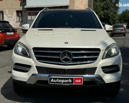 Білий Мерседес М-Клас, об'ємом двигуна 3 л та пробігом 198 тис. км за 23790 $, фото 1 на Automoto.ua