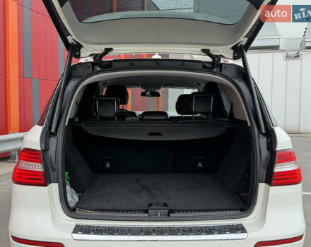 Білий Мерседес М-Клас, об'ємом двигуна 2.99 л та пробігом 217 тис. км за 20500 $, фото 11 на Automoto.ua