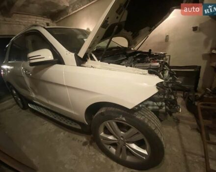 Білий Мерседес М-Клас, об'ємом двигуна 3 л та пробігом 152 тис. км за 13900 $, фото 24 на Automoto.ua