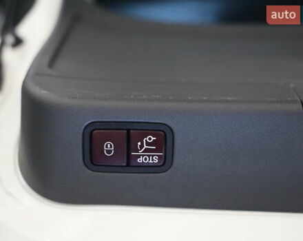 Белый Мерседес М-Класс, объемом двигателя 0 л и пробегом 167 тыс. км за 21000 $, фото 31 на Automoto.ua