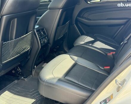 Білий Мерседес М-Клас, об'ємом двигуна 3 л та пробігом 198 тис. км за 23790 $, фото 25 на Automoto.ua