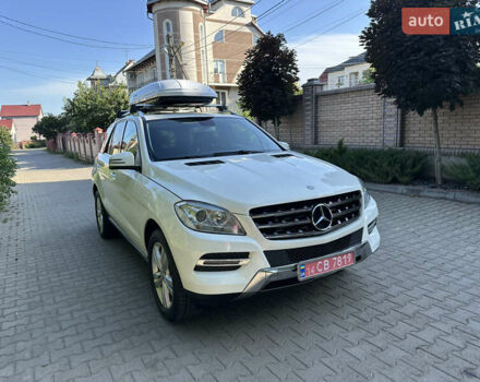 Белый Мерседес М-Класс, объемом двигателя 0 л и пробегом 300 тыс. км за 19999 $, фото 4 на Automoto.ua
