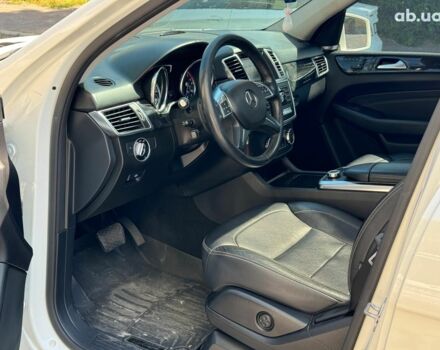 Білий Мерседес М-Клас, об'ємом двигуна 3 л та пробігом 198 тис. км за 23790 $, фото 21 на Automoto.ua