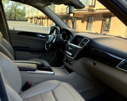 Мерседес М-Класс 2013 в Ровно на Automoto.ua Белый Мерседес М-Класс, объемом двигателя 2.99 л и пробегом 216 тыс. км за 19700 $, фото 17 на Automoto.ua