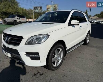 Белый Мерседес М-Класс, объемом двигателя 2.99 л и пробегом 247 тыс. км за 19999 $, фото 1 на Automoto.ua