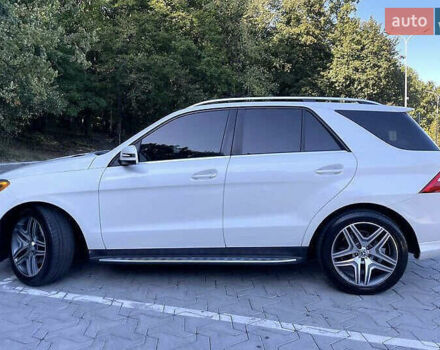 Білий Мерседес М-Клас, об'ємом двигуна 2.99 л та пробігом 242 тис. км за 23700 $, фото 25 на Automoto.ua