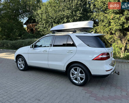Белый Мерседес М-Класс, объемом двигателя 0 л и пробегом 300 тыс. км за 19999 $, фото 12 на Automoto.ua