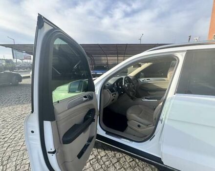 Белый Мерседес М-Класс, объемом двигателя 2.14 л и пробегом 330 тыс. км за 21500 $, фото 5 на Automoto.ua