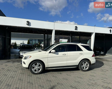 Белый Мерседес М-Класс, объемом двигателя 3.5 л и пробегом 272 тыс. км за 22950 $, фото 6 на Automoto.ua