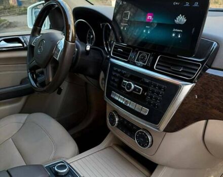 Белый Мерседес М-Класс, объемом двигателя 3 л и пробегом 228 тыс. км за 23000 $, фото 27 на Automoto.ua