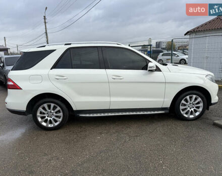 Белый Мерседес М-Класс, объемом двигателя 2.14 л и пробегом 160 тыс. км за 18990 $, фото 4 на Automoto.ua