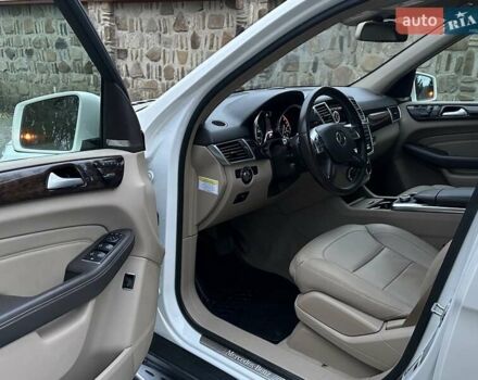 Белый Мерседес М-Класс, объемом двигателя 2.99 л и пробегом 131 тыс. км за 22700 $, фото 5 на Automoto.ua