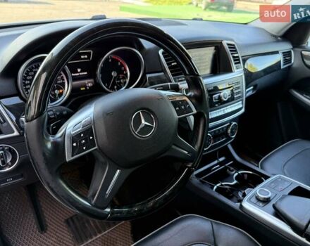 Белый Мерседес М-Класс, объемом двигателя 2.99 л и пробегом 247 тыс. км за 19999 $, фото 14 на Automoto.ua