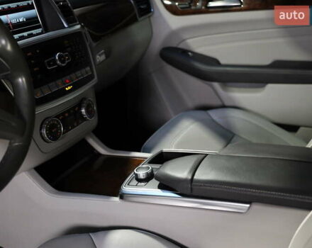 Белый Мерседес М-Класс, объемом двигателя 0 л и пробегом 167 тыс. км за 21000 $, фото 22 на Automoto.ua