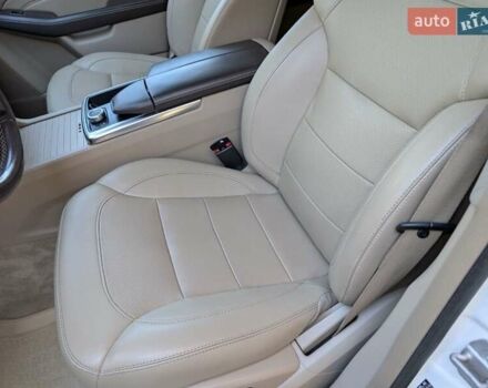 Белый Мерседес М-Класс, объемом двигателя 3 л и пробегом 340 тыс. км за 20500 $, фото 20 на Automoto.ua