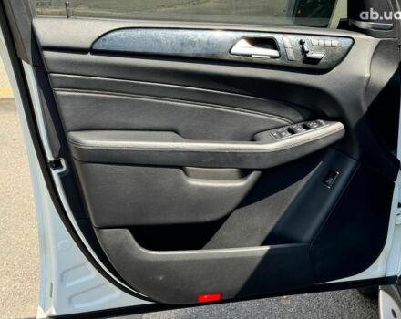 Білий Мерседес М-Клас, об'ємом двигуна 3 л та пробігом 198 тис. км за 23790 $, фото 18 на Automoto.ua