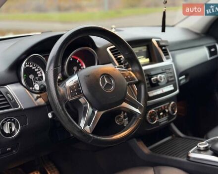 Білий Мерседес М-Клас, об'ємом двигуна 2.14 л та пробігом 261 тис. км за 21000 $, фото 38 на Automoto.ua