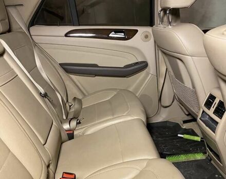 Білий Мерседес М-Клас, об'ємом двигуна 3 л та пробігом 152 тис. км за 13900 $, фото 5 на Automoto.ua