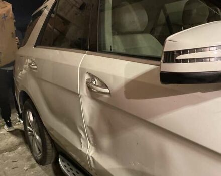 Білий Мерседес М-Клас, об'ємом двигуна 3 л та пробігом 152 тис. км за 13900 $, фото 30 на Automoto.ua