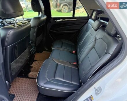 Белый Мерседес М-Класс, объемом двигателя 2.99 л и пробегом 247 тыс. км за 19999 $, фото 16 на Automoto.ua