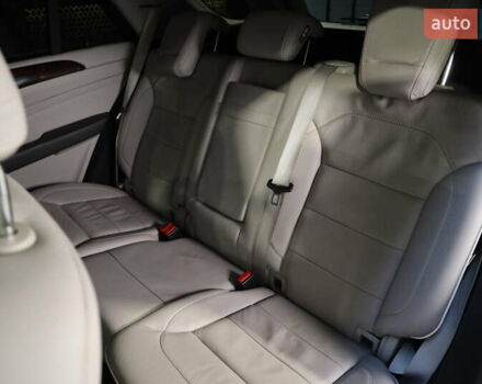 Белый Мерседес М-Класс, объемом двигателя 0 л и пробегом 167 тыс. км за 21000 $, фото 24 на Automoto.ua