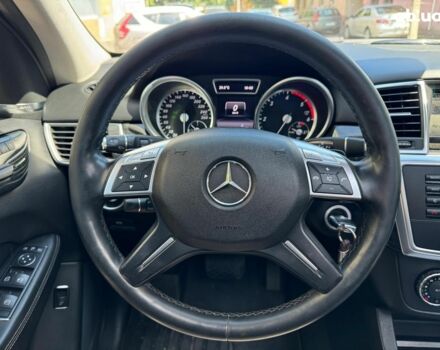 Білий Мерседес М-Клас, об'ємом двигуна 3 л та пробігом 198 тис. км за 23790 $, фото 37 на Automoto.ua