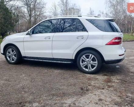 Белый Мерседес М-Класс, объемом двигателя 3 л и пробегом 228 тыс. км за 23000 $, фото 10 на Automoto.ua