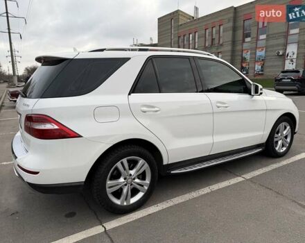 Білий Мерседес М-Клас, об'ємом двигуна 2.99 л та пробігом 244 тис. км за 21500 $, фото 5 на Automoto.ua