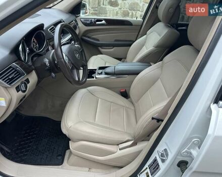 Белый Мерседес М-Класс, объемом двигателя 2.99 л и пробегом 131 тыс. км за 22700 $, фото 6 на Automoto.ua