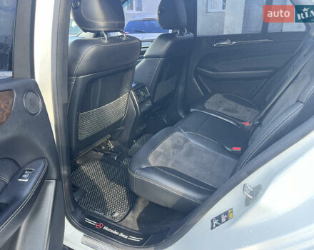 Белый Мерседес М-Класс, объемом двигателя 2.99 л и пробегом 248 тыс. км за 24500 $, фото 15 на Automoto.ua