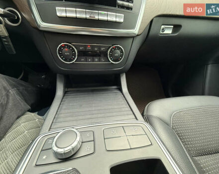 Белый Мерседес М-Класс, объемом двигателя 2.14 л и пробегом 160 тыс. км за 18990 $, фото 15 на Automoto.ua