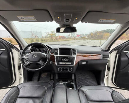 Белый Мерседес М-Класс, объемом двигателя 3 л и пробегом 240 тыс. км за 23499 $, фото 9 на Automoto.ua