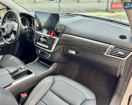 Білий Мерседес М-Клас, об'ємом двигуна 2.99 л та пробігом 199 тис. км за 27900 $, фото 91 на Automoto.ua