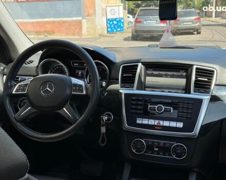 Білий Мерседес М-Клас, об'ємом двигуна 3 л та пробігом 198 тис. км за 23790 $, фото 35 на Automoto.ua