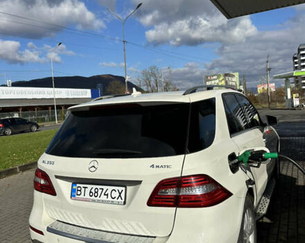 Белый Мерседес М-Класс, объемом двигателя 3.5 л и пробегом 272 тыс. км за 22950 $, фото 3 на Automoto.ua