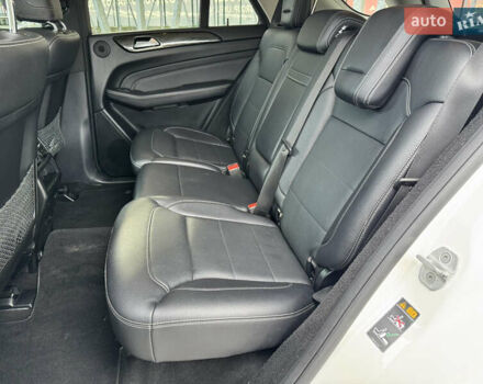 Білий Мерседес М-Клас, об'ємом двигуна 2.99 л та пробігом 199 тис. км за 27900 $, фото 84 на Automoto.ua