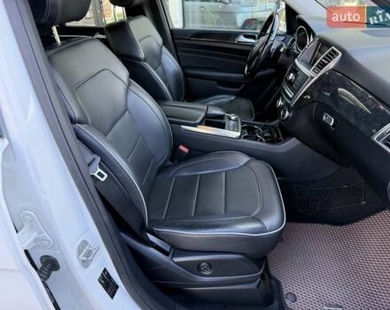 Белый Мерседес М-Класс, объемом двигателя 2.99 л и пробегом 247 тыс. км за 19999 $, фото 24 на Automoto.ua