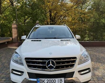 Мерседес М-Класс 2013 в Ровно на Automoto.ua Белый Мерседес М-Класс, объемом двигателя 2.99 л и пробегом 216 тыс. км за 19700 $, фото 1 на Automoto.ua