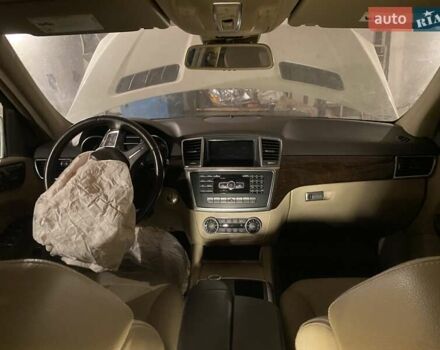 Білий Мерседес М-Клас, об'ємом двигуна 3 л та пробігом 152 тис. км за 13900 $, фото 7 на Automoto.ua