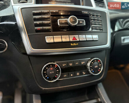 Мерседес М-Класс 2014 в Львове на Automoto.ua Белый Мерседес М-Класс, объемом двигателя 2.99 л и пробегом 279 тыс. км за 22800 $, фото 27 на Automoto.ua