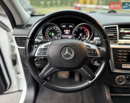 Мерседес М-Класс 2014 в Львове на Automoto.ua Белый Мерседес М-Класс, объемом двигателя 2.99 л и пробегом 279 тыс. км за 22800 $, фото 24 на Automoto.ua