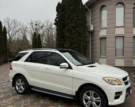 Мерседес М-Класс 2014 в Василькове на Automoto.ua Белый Мерседес М-Класс, объемом двигателя 3 л и пробегом 165 тыс. км за 21500 $, фото 2 на Automoto.ua