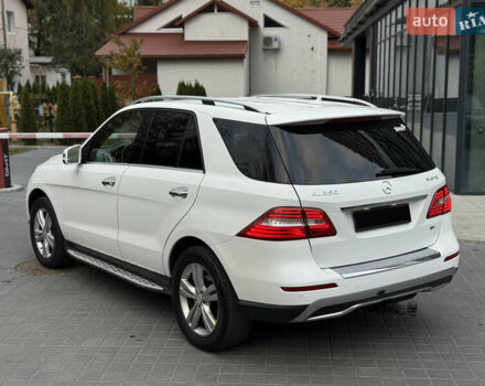 Мерседес М-Класс 2014 в Львове на Automoto.ua Белый Мерседес М-Класс, объемом двигателя 2.99 л и пробегом 279 тыс. км за 22800 $, фото 15 на Automoto.ua