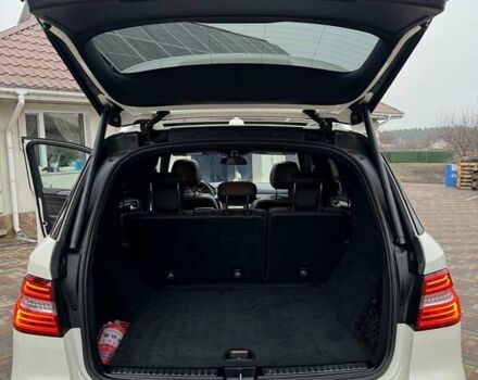 Мерседес М-Класс 2014 в Василькове на Automoto.ua Белый Мерседес М-Класс, объемом двигателя 3 л и пробегом 165 тыс. км за 21500 $, фото 24 на Automoto.ua