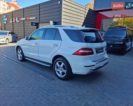 Мерседес М-Класс 2014 в Одессе на Automoto.ua Белый Мерседес М-Класс, объемом двигателя 2.99 л и пробегом 149 тыс. км за 26900 $, фото 5 на Automoto.ua