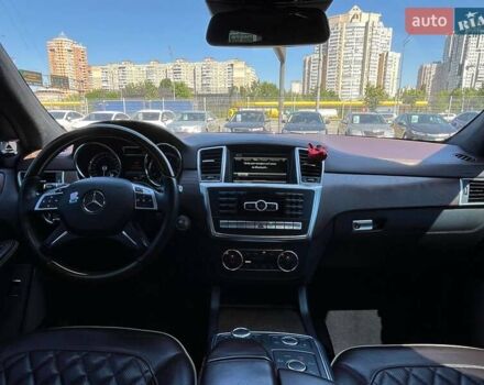 Білий Мерседес М-Клас, об'ємом двигуна 4.66 л та пробігом 270 тис. км за 16990 $, фото 16 на Automoto.ua