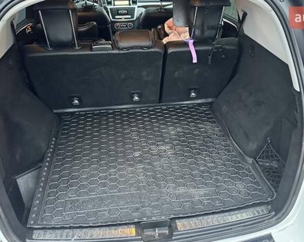 Белый Мерседес М-Класс, объемом двигателя 3.5 л и пробегом 83 тыс. км за 22500 $, фото 8 на Automoto.ua