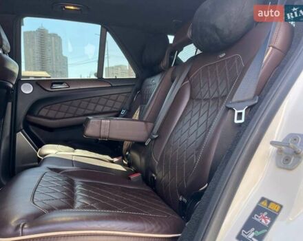 Белый Мерседес М-Класс, объемом двигателя 4.66 л и пробегом 270 тыс. км за 17990 $, фото 11 на Automoto.ua