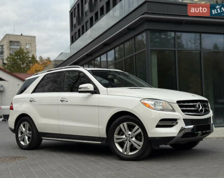 Мерседес М-Класс 2014 в Львове на Automoto.ua Белый Мерседес М-Класс, объемом двигателя 2.99 л и пробегом 279 тыс. км за 22800 $, фото 5 на Automoto.ua